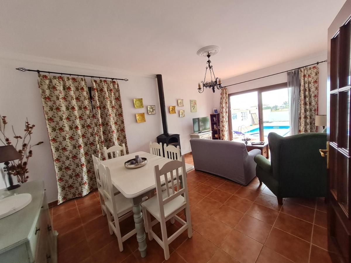 קוניל דה לה פרונטרה Chalet Las Adelfas Chaparrillo מראה חיצוני תמונה