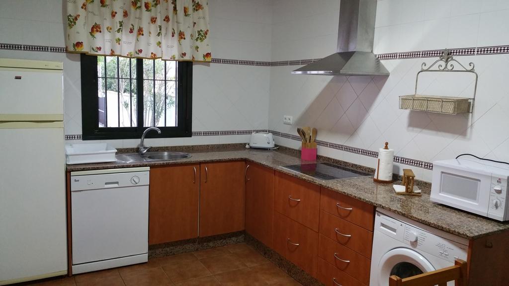 קוניל דה לה פרונטרה Chalet Las Adelfas Chaparrillo מראה חיצוני תמונה